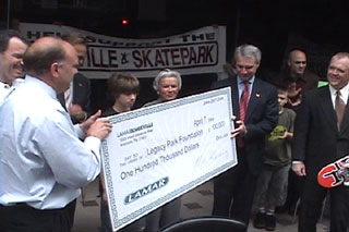 Lamar donates $100,000 to the knoxville skatepark